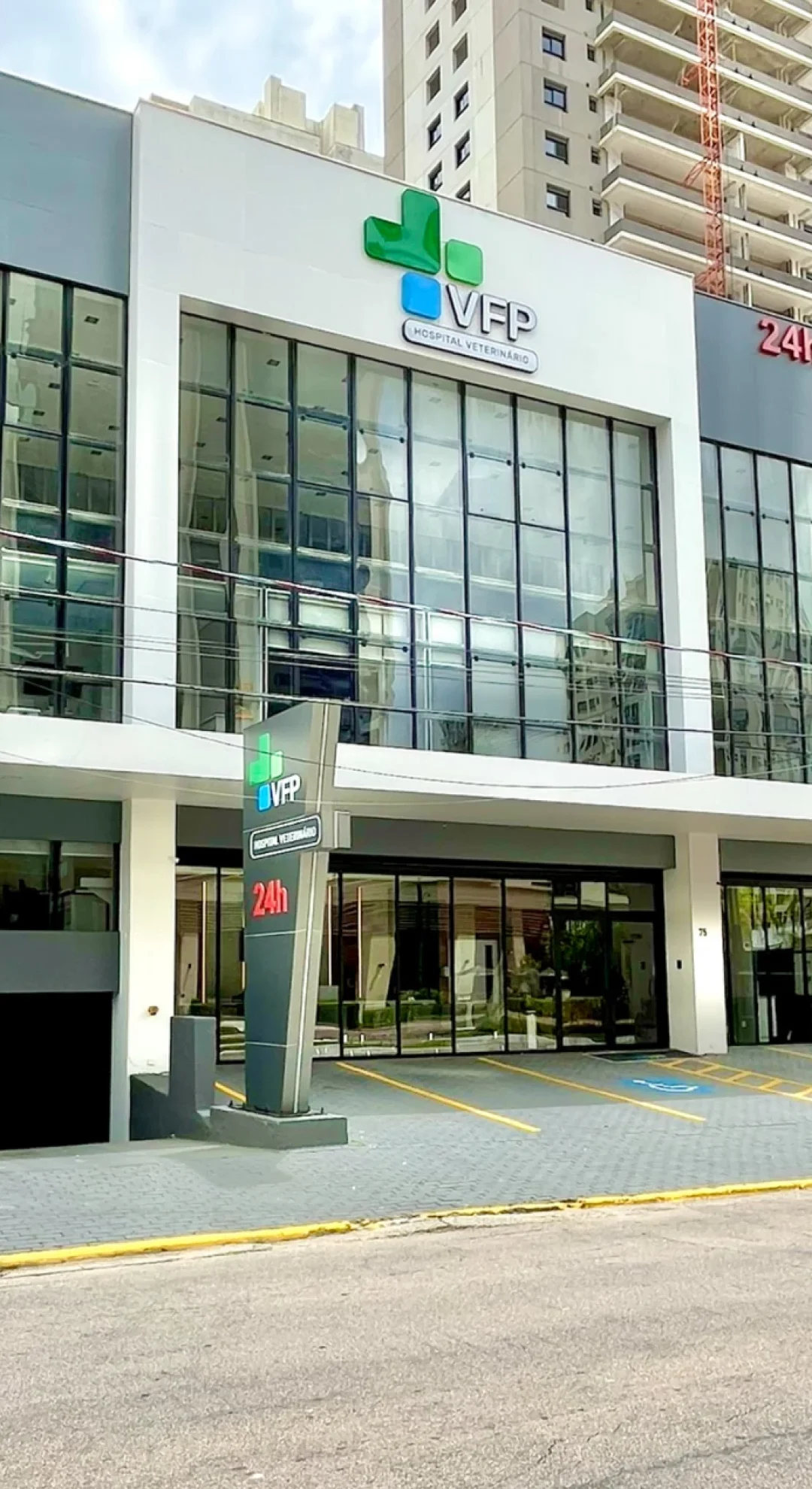 Aaa477Be-3374-488C-8D1E-63Fcb167F962-1